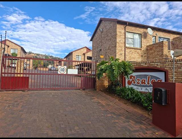 2 BEDROOM TOWNHOUSE FOR SALE IN ROODEKRANS